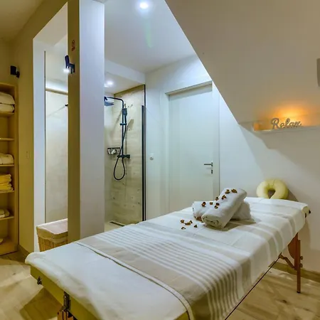 Peaceful Luce Di Mare - Heated Pool, Sauna 别墅