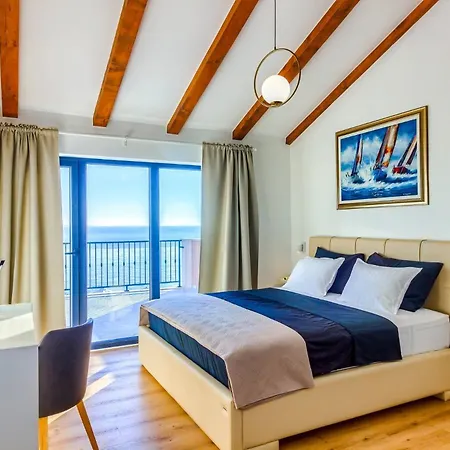 Peaceful Luce Di Mare - Heated Pool, Sauna 别墅