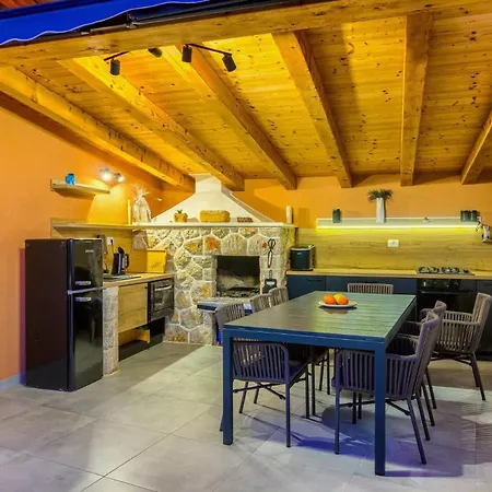 Peaceful Luce Di Mare - Heated Pool, Sauna 别墅 伊万多拉克