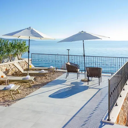 Peaceful Luce Di Mare - Heated Pool, Sauna 别墅