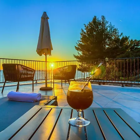 Villa Peaceful Luce Di Mare - Heated Pool, Sauna *