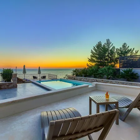 Villa Peaceful Luce Di Mare - Heated Pool, Sauna