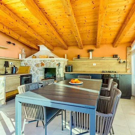 Peaceful Luce Di Mare - Heated Pool, Sauna Villa *