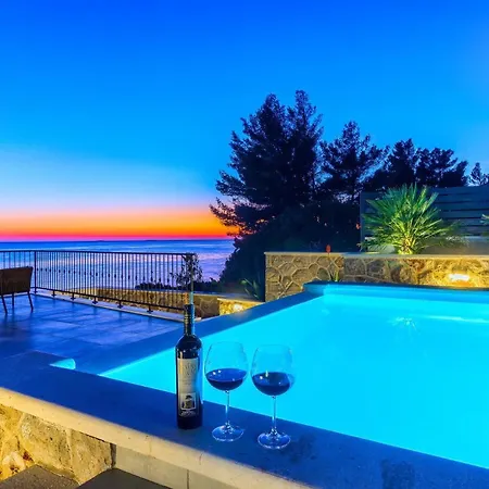 Villa Peaceful Luce Di Mare - Heated Pool, Sauna *