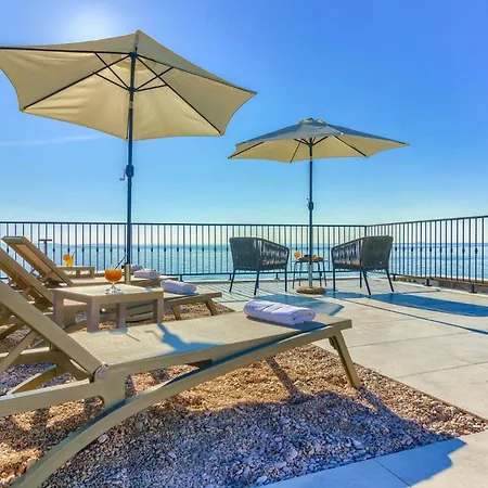 Villa Peaceful Luce Di Mare - Heated Pool, Sauna *