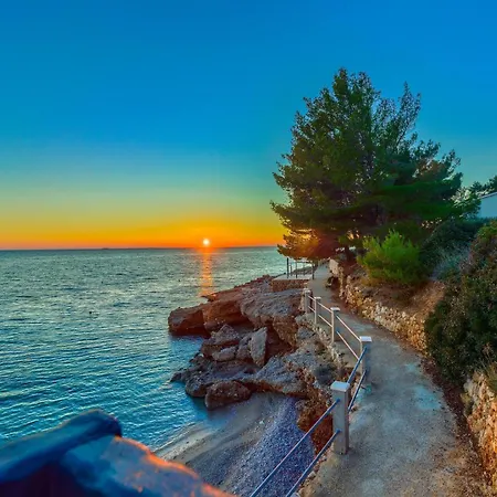 Villa Peaceful Luce Di Mare - Heated Pool, Sauna
